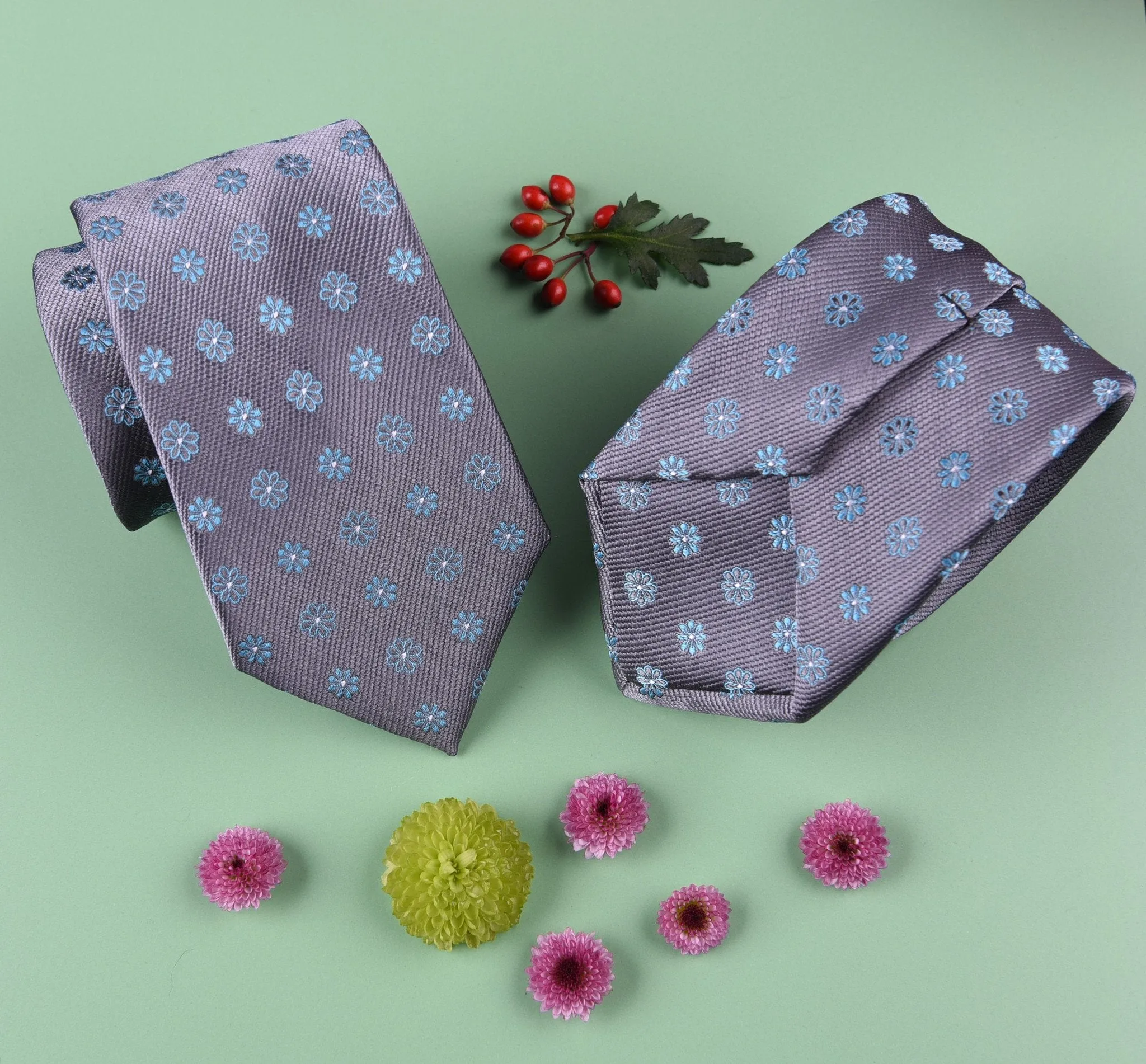 Blue Turquoise Daisies Floral Grey Snakeskin Neat Pattern Tie 3"