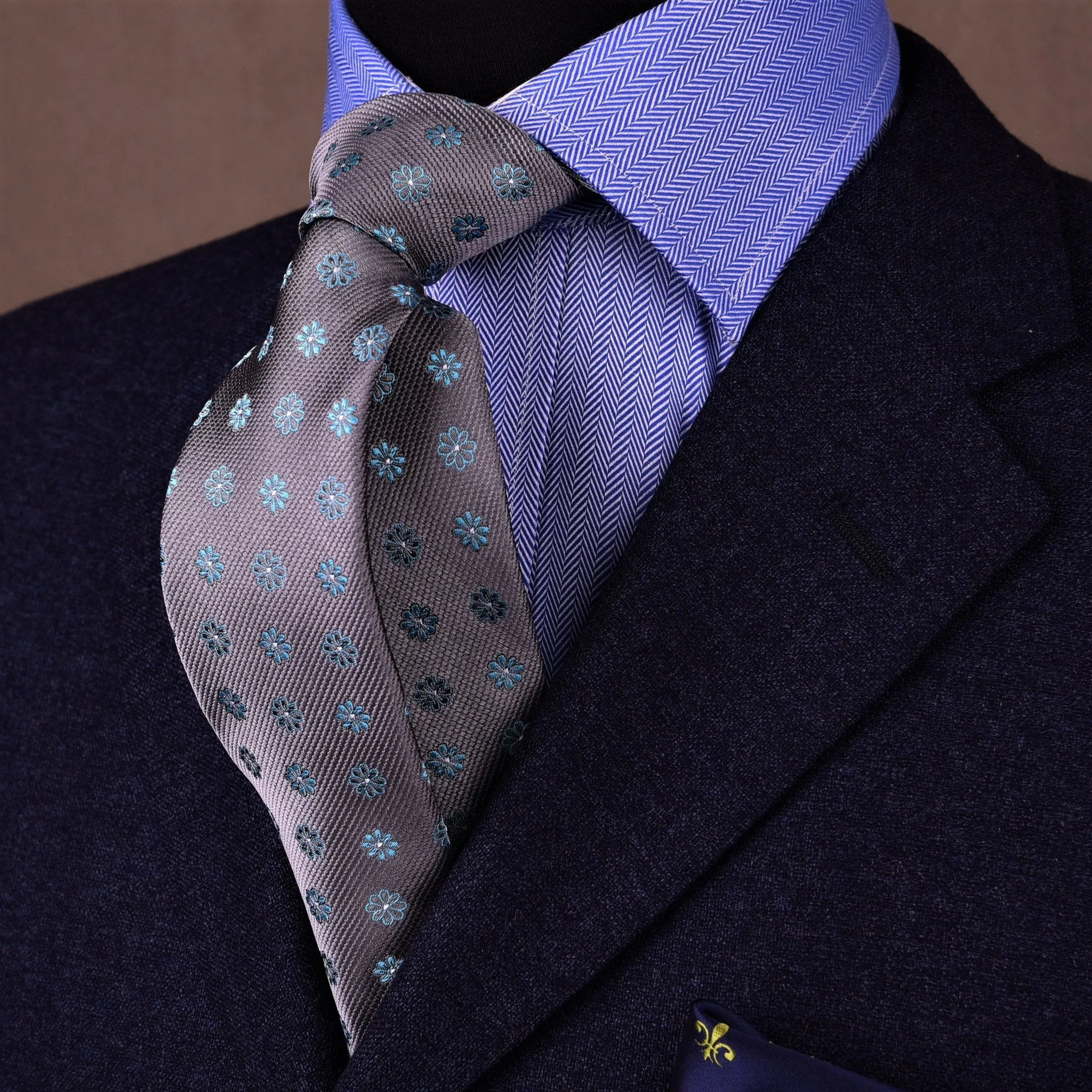 Blue Turquoise Daisies Floral Grey Snakeskin Neat Pattern Tie 3"