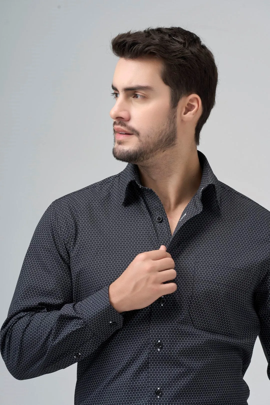 Mens Regular Fit Cotton Spandex Non-Iron Spread Collar