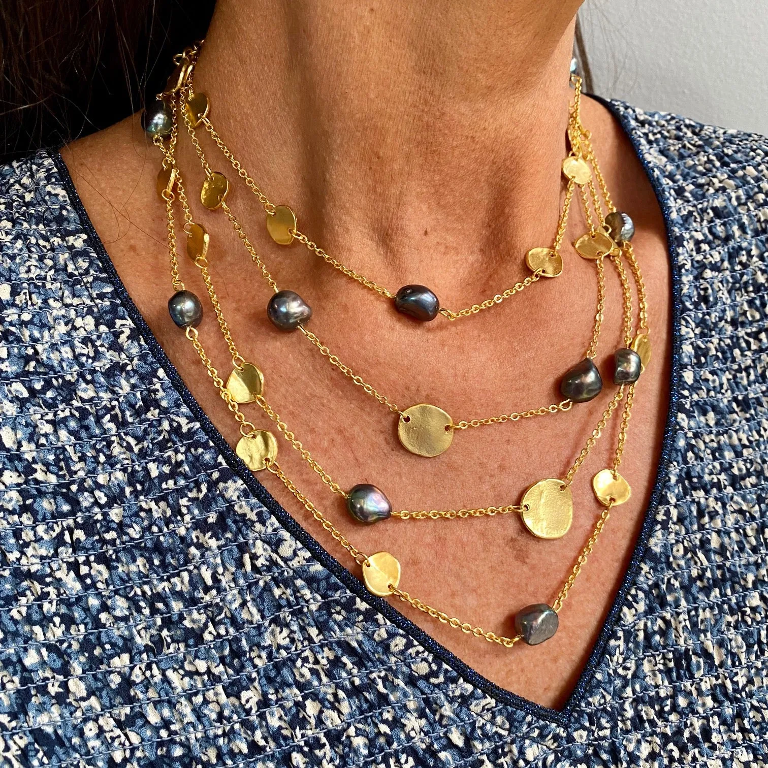Mini coin X Peacock Pearl Layered Necklace
