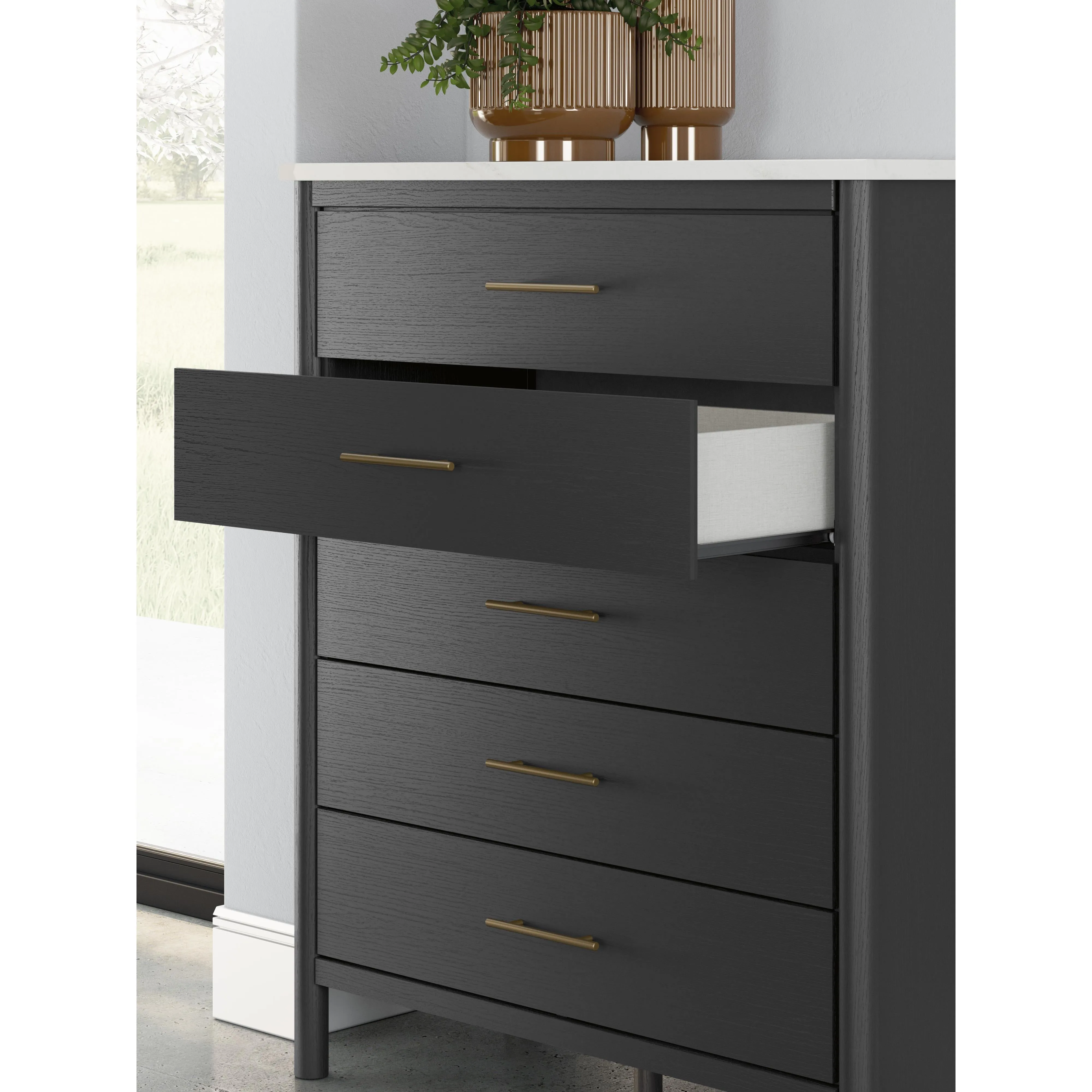 Signature Design by Ashley Cadmori 5-Drawer Chest B2616-345