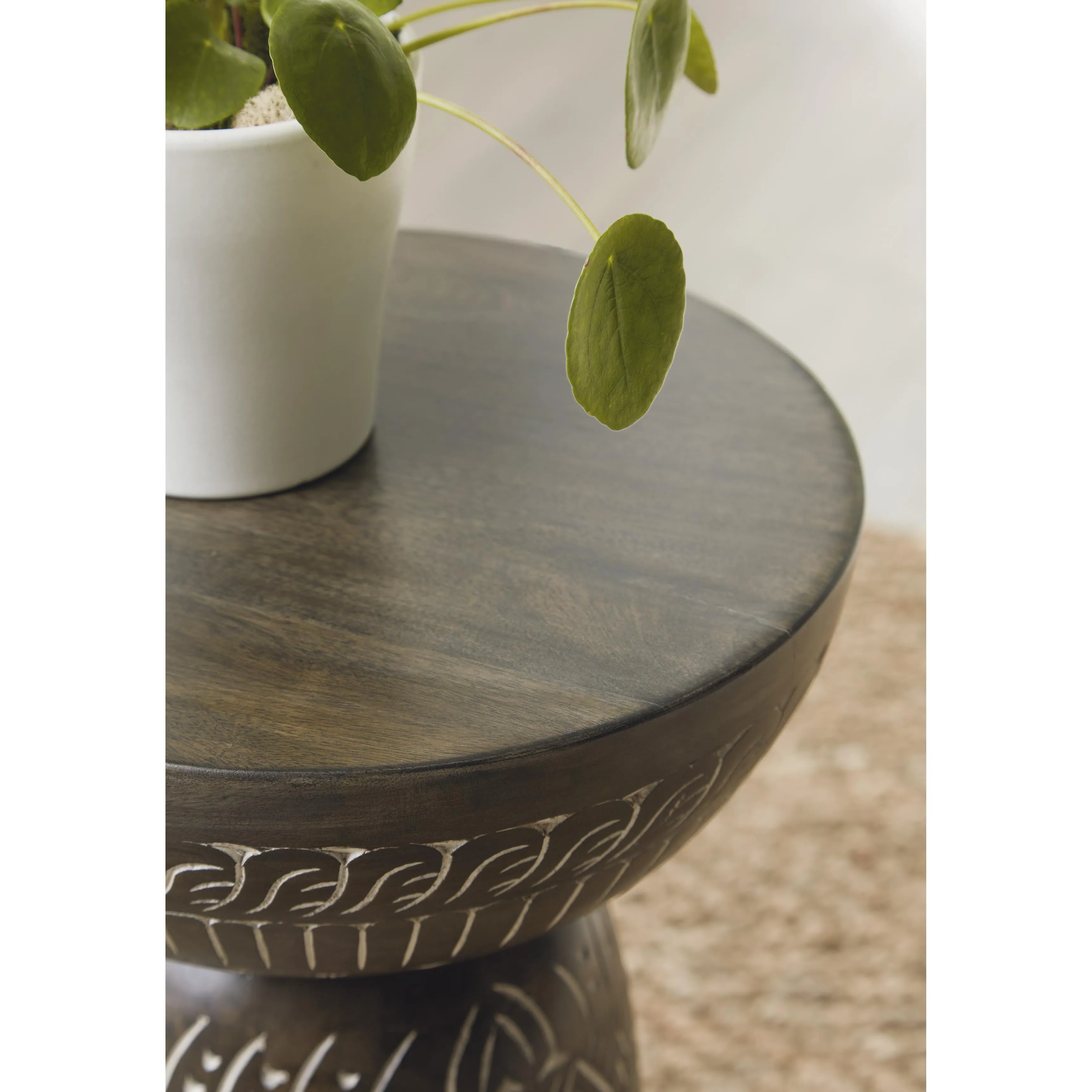 Signature Design by Ashley Hadcher Accent Table A4000622