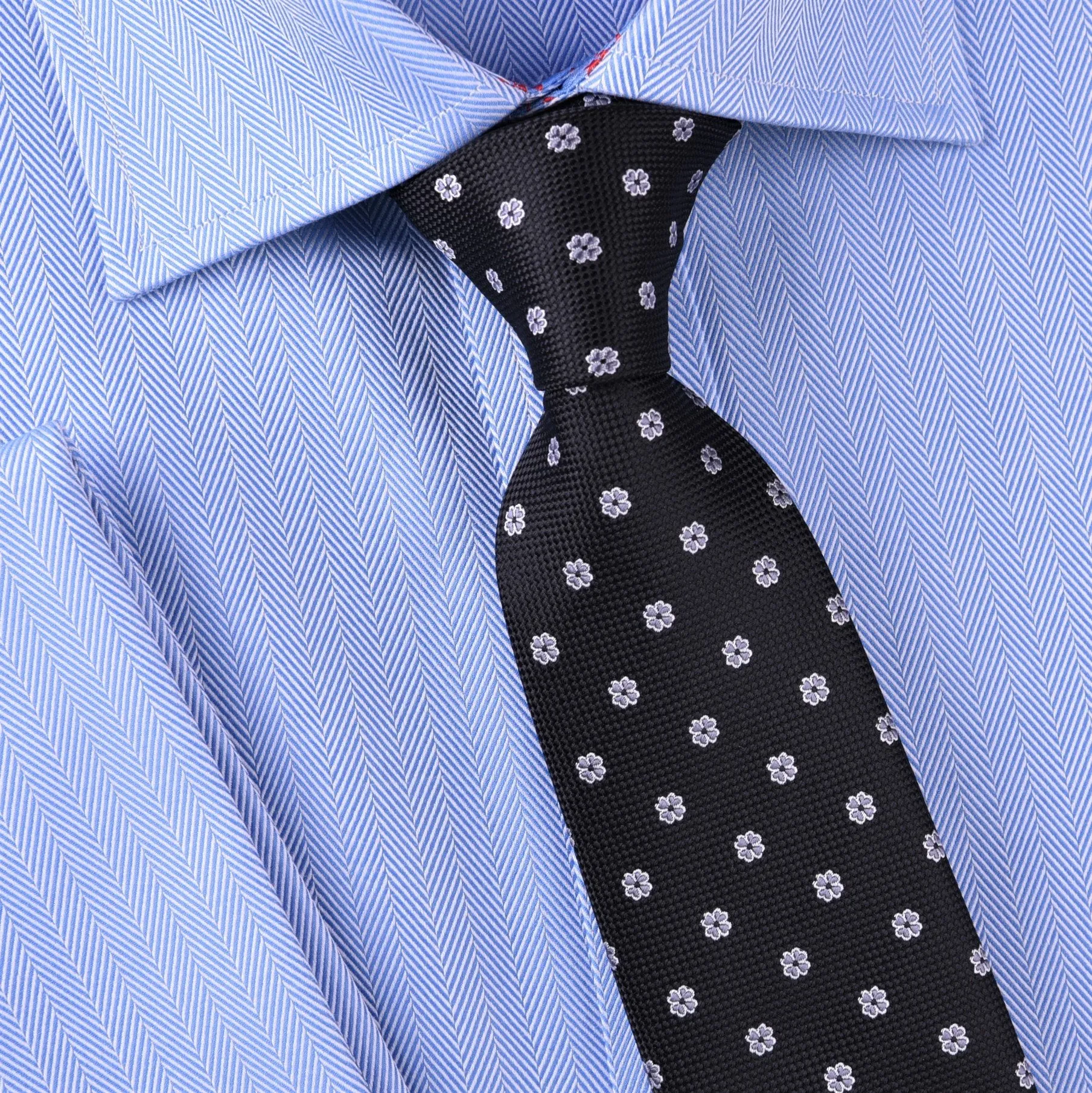 Winter Frosted Clover Black Floral Modern Woven Tie 3"